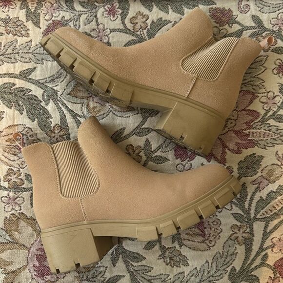 Amazon | Tan Ankle Boots Size 9.5 - Picture 7 of 7